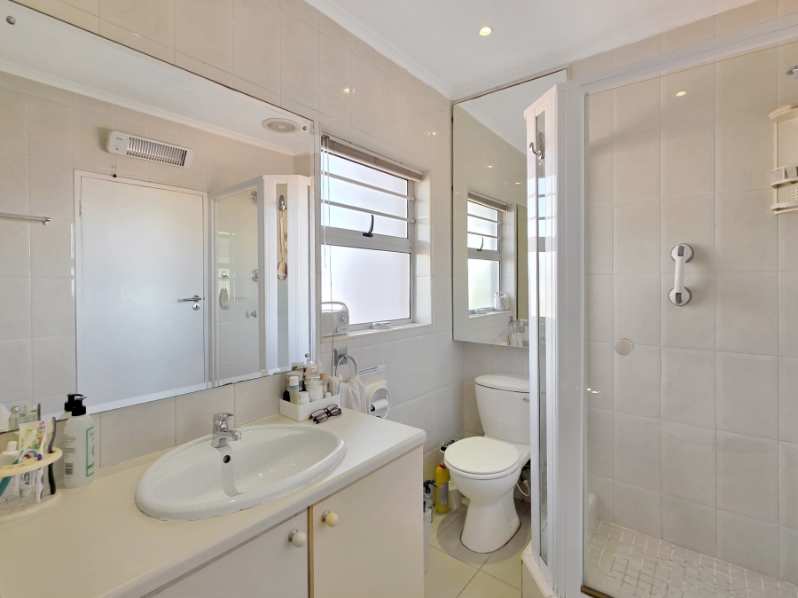 2 Bedroom Property for Sale in Sea Point Western Cape
